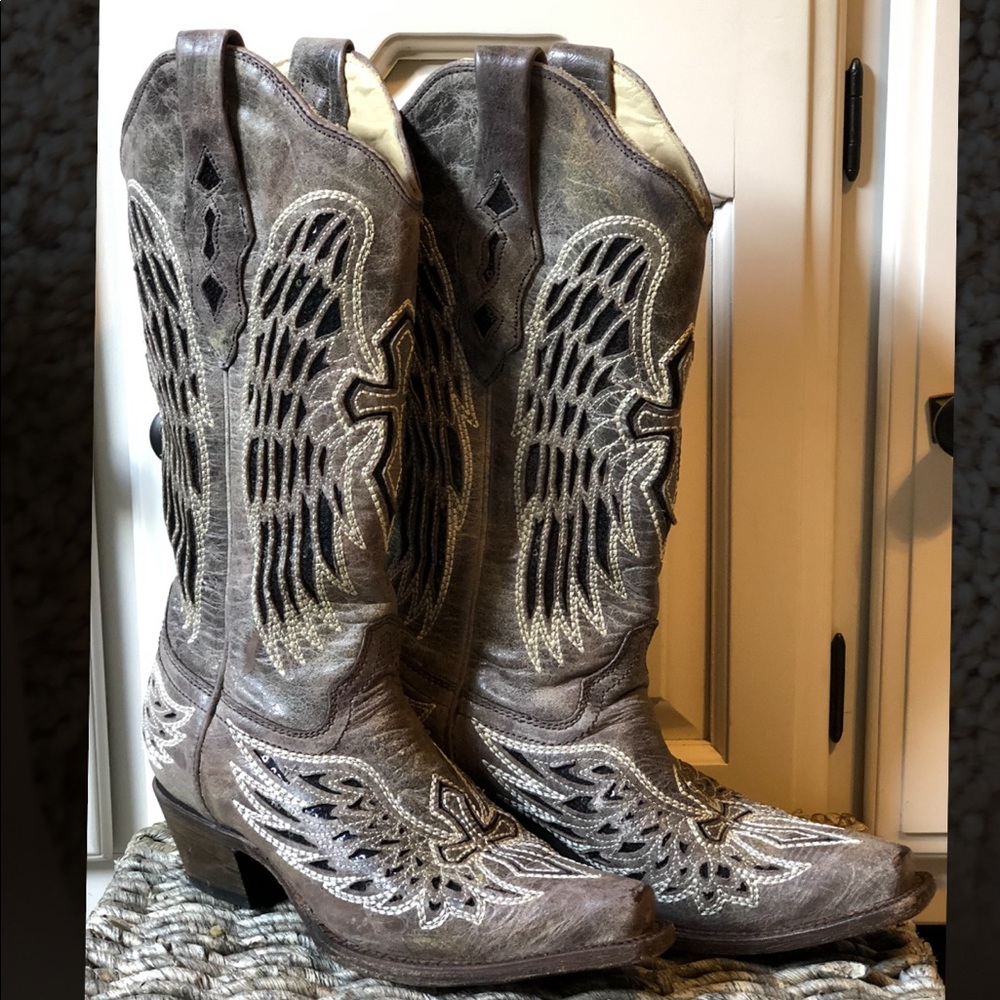 Corral Wing & Cross Boots - Picture 1 of 7